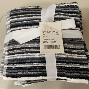 Set of 3 large striped washcloths, NWT